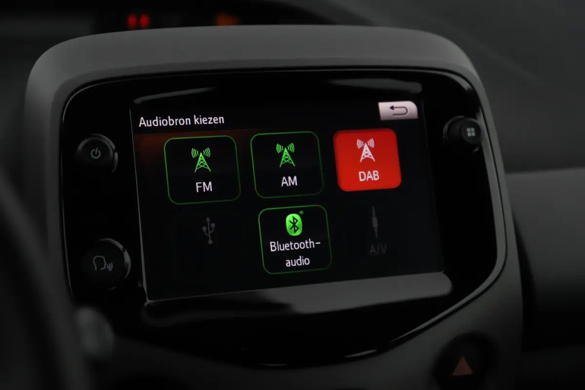 1.0 e-VTi Active Navigatie Achteruitrijcamera Bluetooth Airco Radio