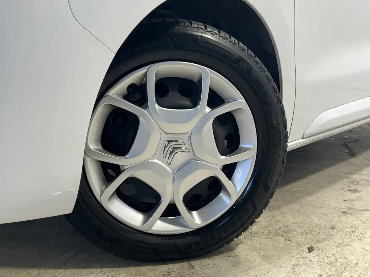 1.5 BlueHDI 100 L2 | App Connect | Cruise Control