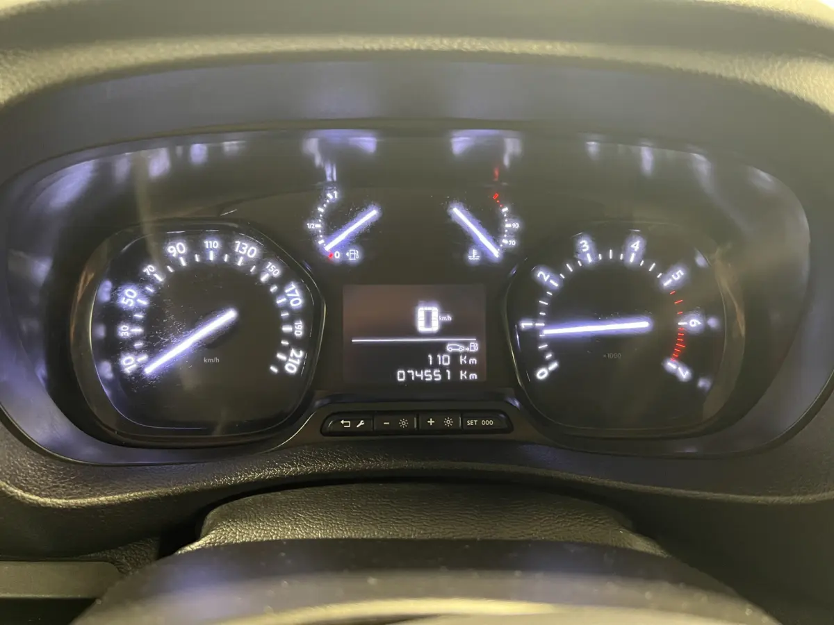1.5 BlueHDI 100 L2 | App Connect | Cruise Control