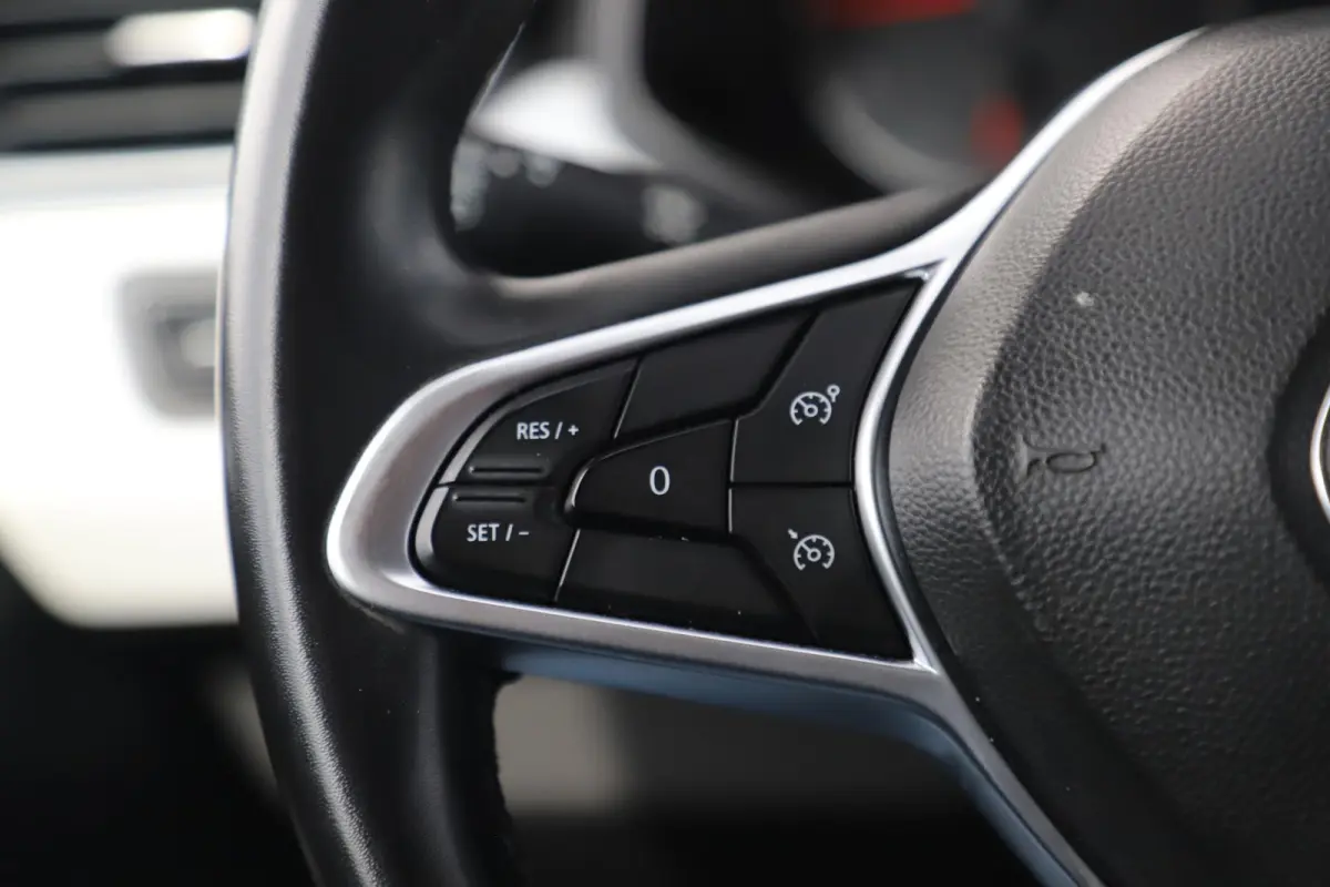 1.0 TCe 90 Evolution 16 inch LMV Donkere Ramen Navigatie Carplay Rijstrooksensor Parkeersensor