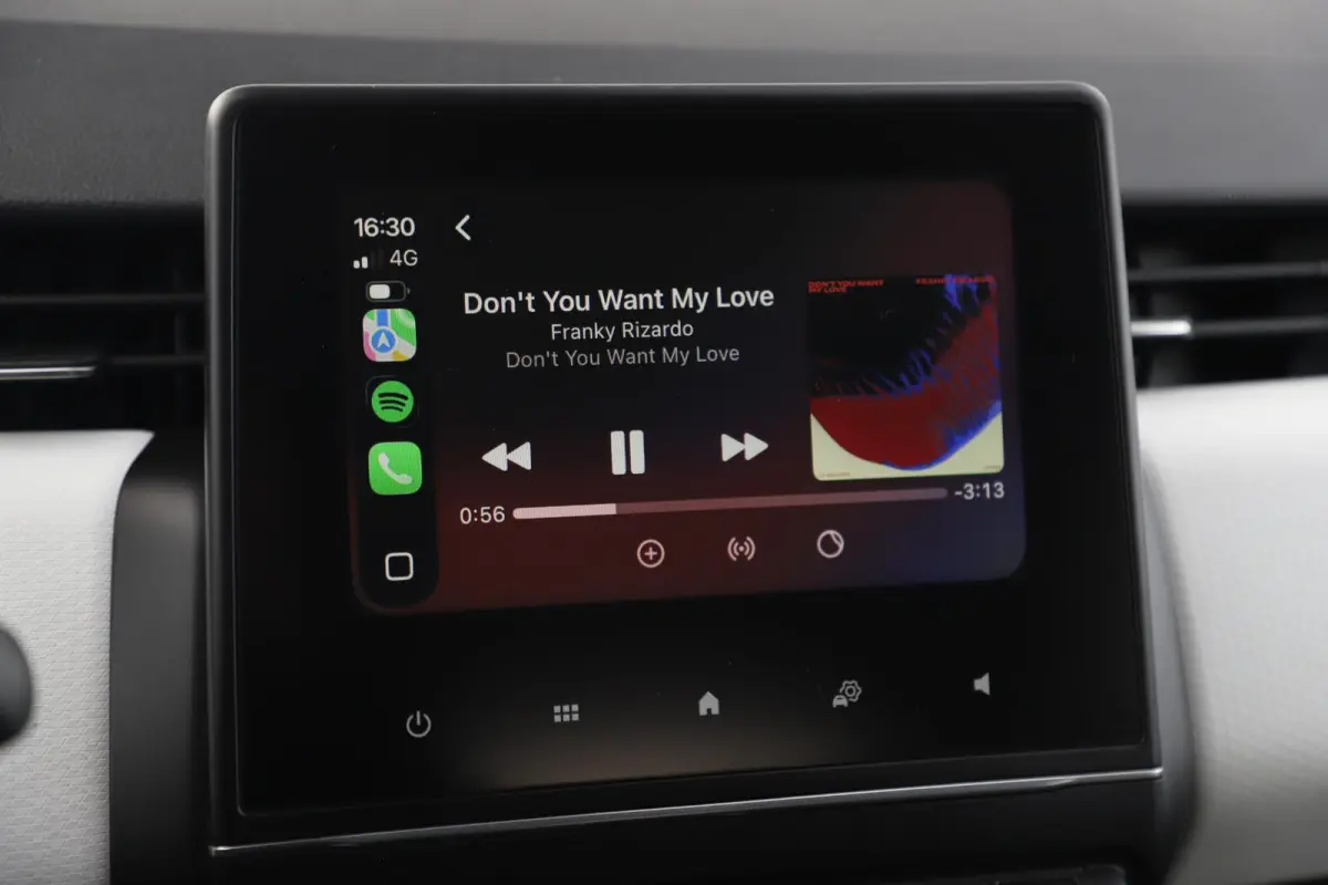 1.0 TCe 90 Evolution 16 inch LMV Donkere Ramen Navigatie Carplay Rijstrooksensor Parkeersensor