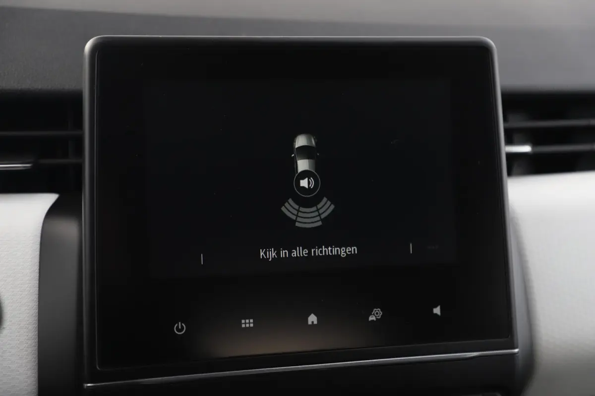 1.0 TCe 90 Evolution 16 inch LMV Donkere Ramen Navigatie Carplay Rijstrooksensor Parkeersensor