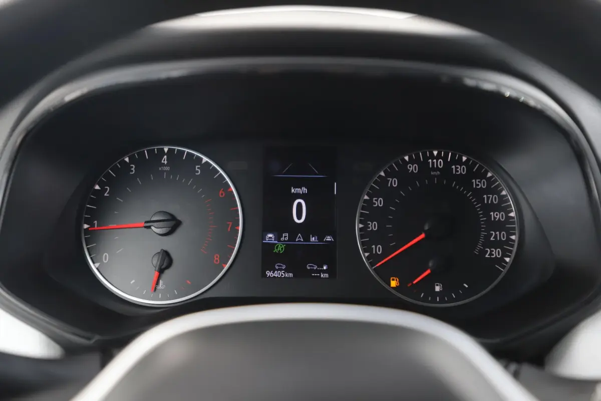 1.0 TCe 90 Evolution 16 inch LMV Donkere Ramen Navigatie Carplay Rijstrooksensor Parkeersensor