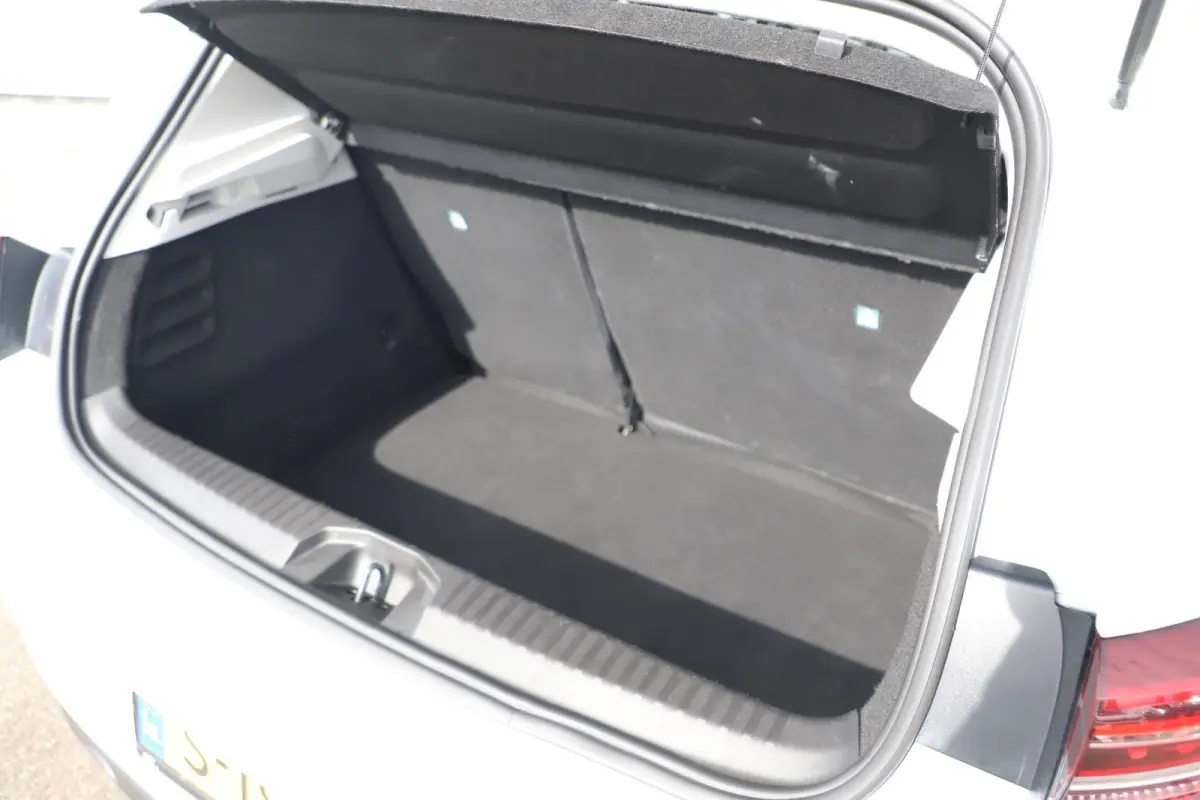 1.0 TCe 90 Evolution 16 inch LMV Donkere Ramen Navigatie Carplay Rijstrooksensor Parkeersensor