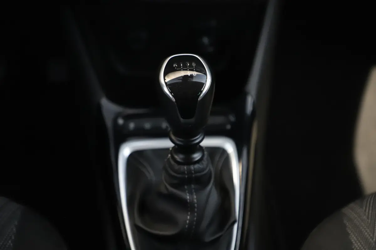 1.2 Turbo 120 Jaar Edition 110PK 16 inch LMV Navigatie Airco Cruise Control Rijstrooksensor