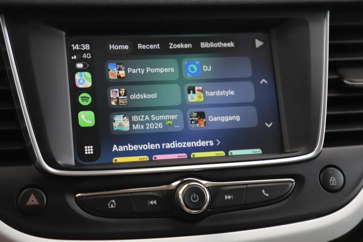 1.2 Turbo 120 Jaar Edition 110PK 16 inch LMV Navigatie Airco Cruise Control Rijstrooksensor