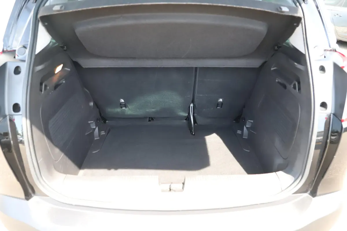 1.2 Turbo 120 Jaar Edition 110PK 16 inch LMV Navigatie Airco Cruise Control Rijstrooksensor