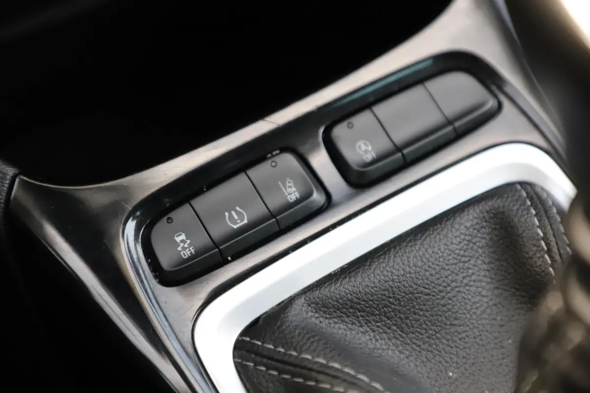 1.2 Turbo 120 Jaar Edition 110PK 16 inch LMV Navigatie Airco Cruise Control Rijstrooksensor