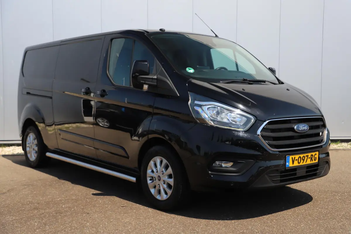 300 2.0 TDCI L2H1 Limited DC 170PK Automaat NWE Distr.Riem ! Trekhaak Sidebars Navigatie Achteruitrijcamera Carplay LED 16 inch LMV Schuifdeur Airco Cruise
