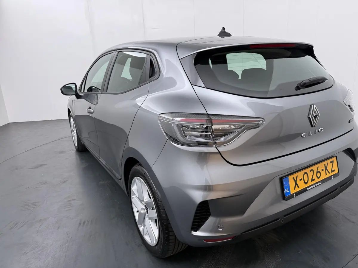 E-Tech full hybrid 145 evolution | Achteruitrijcamera | Navigatie |