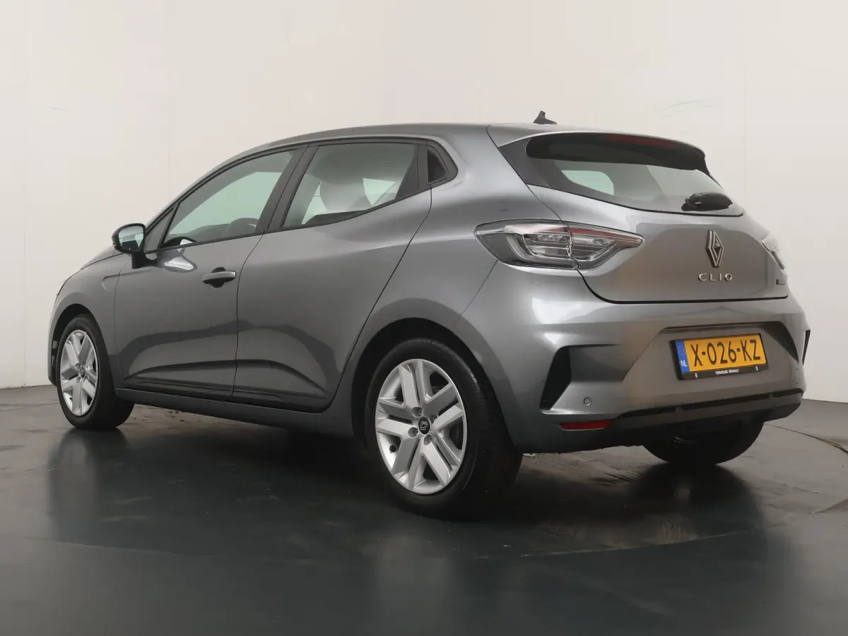 E-Tech full hybrid 145 evolution | Achteruitrijcamera | Navigatie |