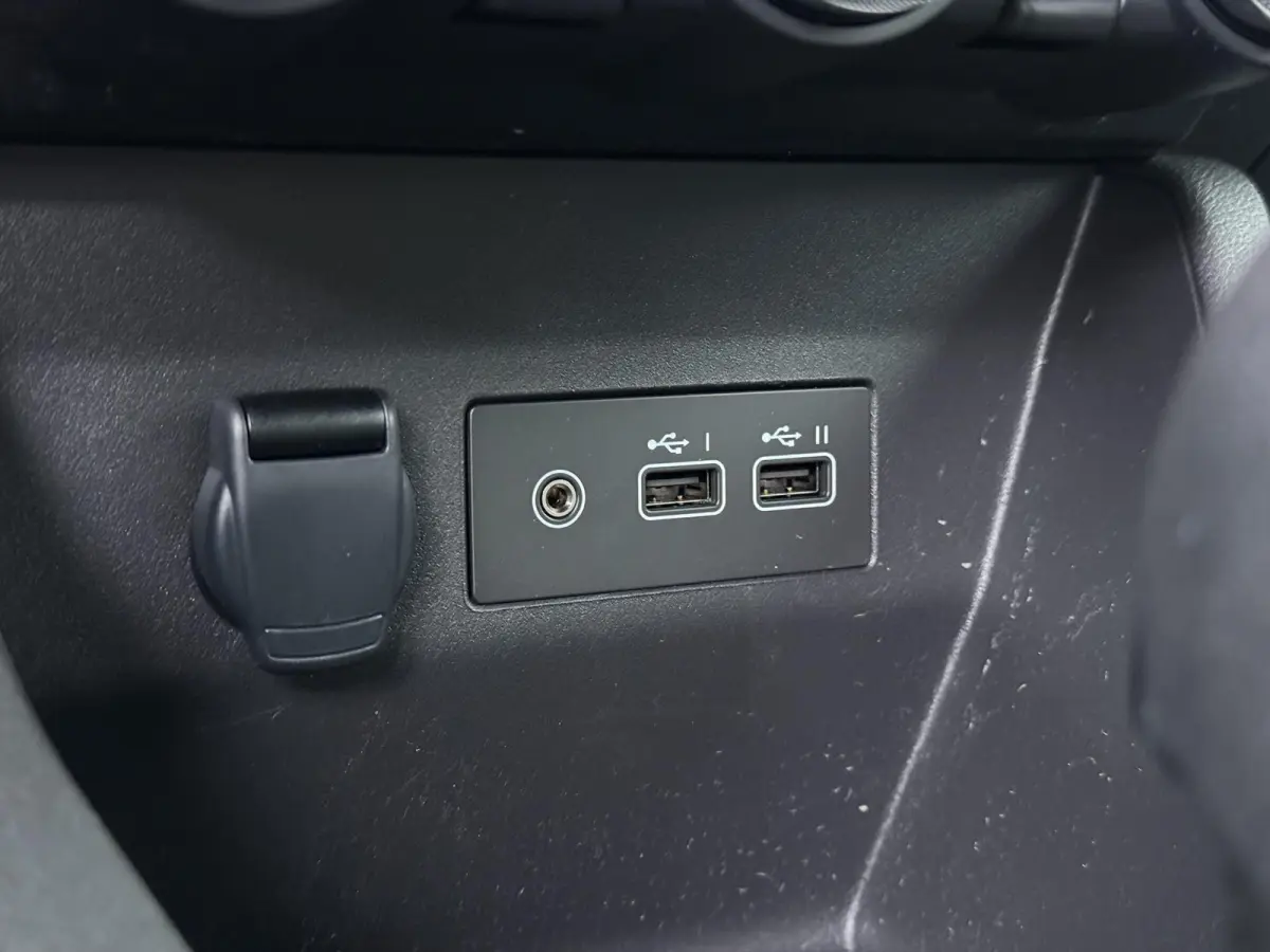E-Tech full hybrid 145 evolution | Achteruitrijcamera | Navigatie |