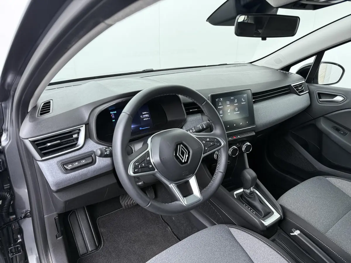 E-Tech full hybrid 145 evolution | Achteruitrijcamera | Navigatie |
