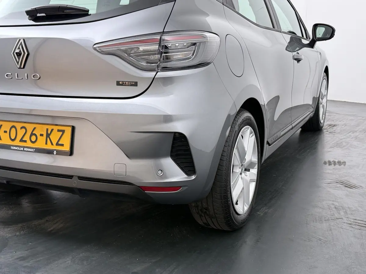 E-Tech full hybrid 145 evolution | Achteruitrijcamera | Navigatie |