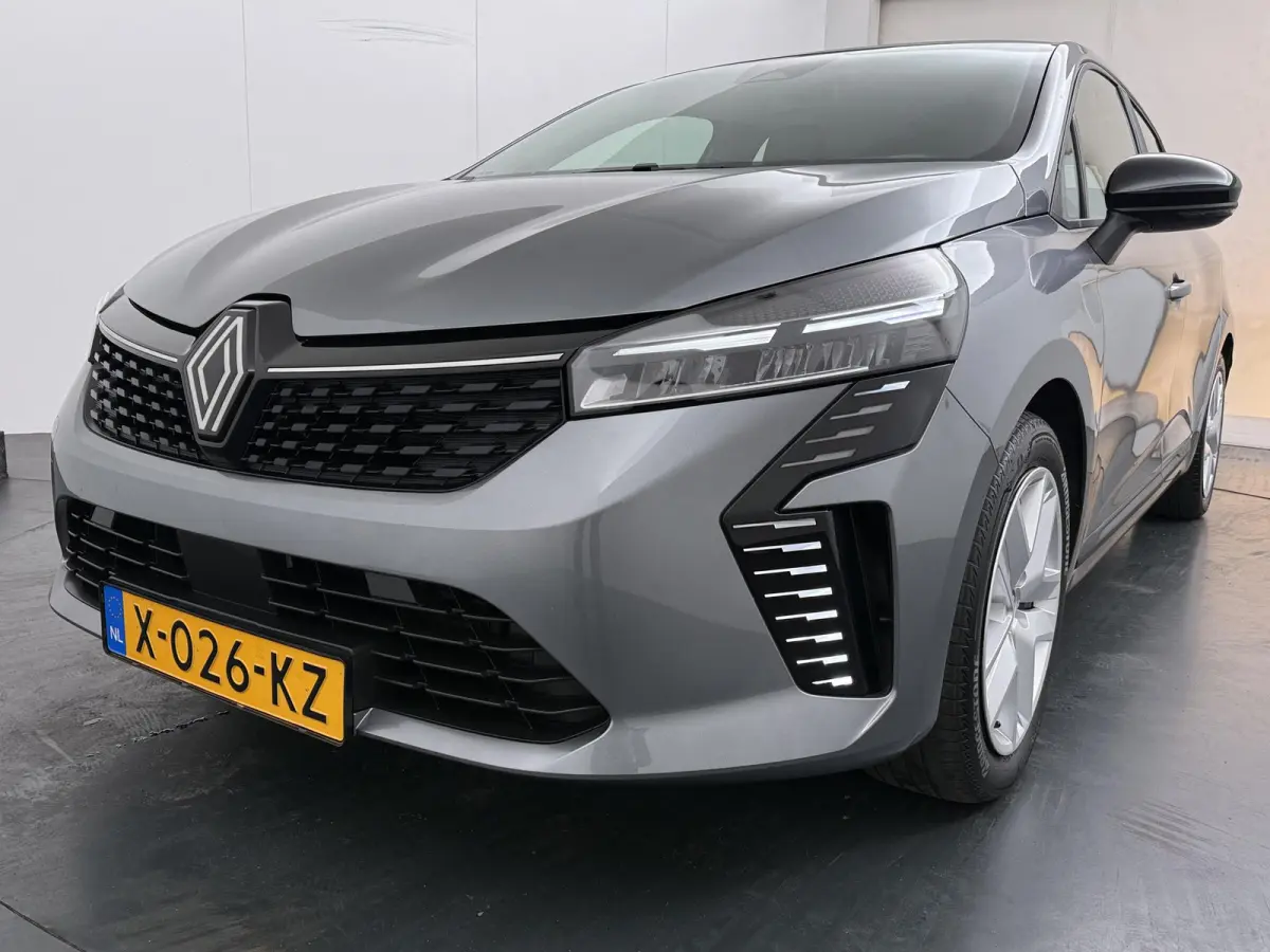 E-Tech full hybrid 145 evolution | Achteruitrijcamera | Navigatie |