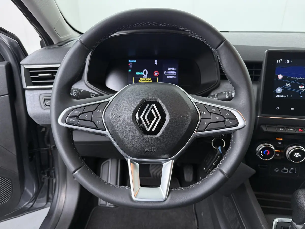 E-Tech full hybrid 145 evolution | Achteruitrijcamera | Navigatie |