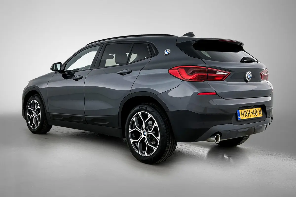 SDrive18i Executive Edition (GROOT-NAVIGATIE, STOELVERWARMING, CAMERA, PDC, DEALER ONDERHOUDEN, LED,