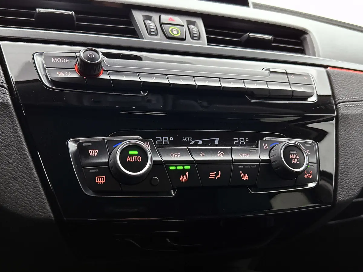 SDrive18i Executive Edition (GROOT-NAVIGATIE, STOELVERWARMING, CAMERA, PDC, DEALER ONDERHOUDEN, LED,