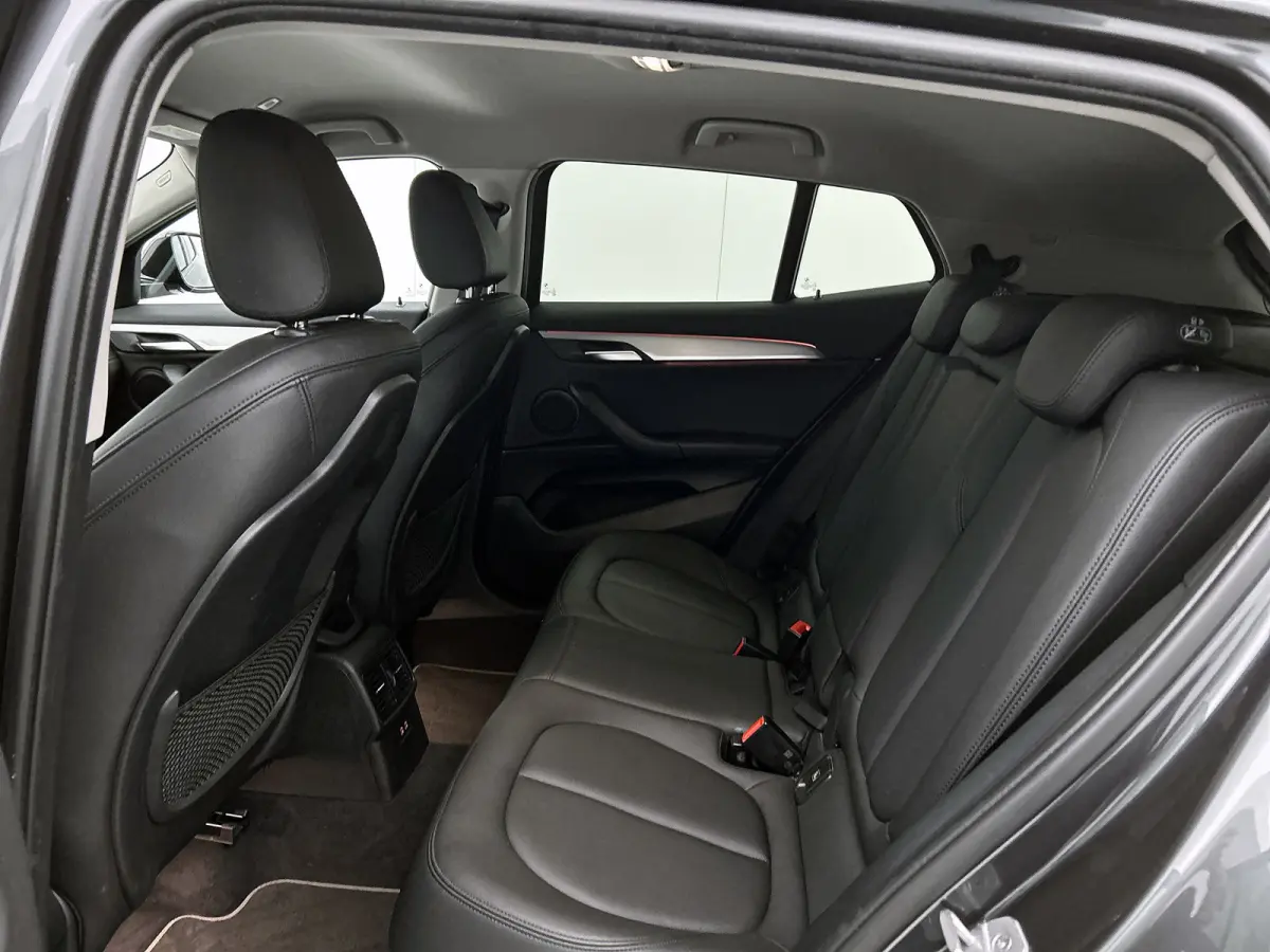 SDrive18i Executive Edition (GROOT-NAVIGATIE, STOELVERWARMING, CAMERA, PDC, DEALER ONDERHOUDEN, LED,