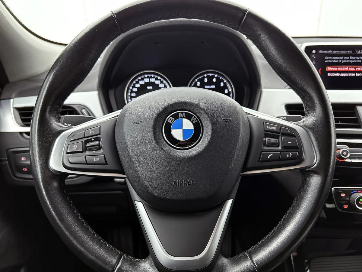 SDrive18i Executive Edition (GROOT-NAVIGATIE, STOELVERWARMING, CAMERA, PDC, DEALER ONDERHOUDEN, LED,