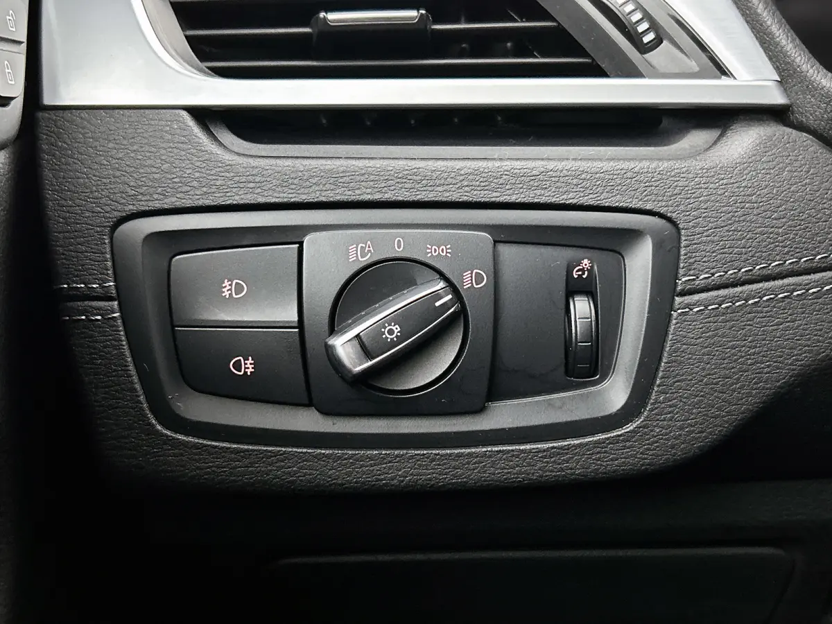 SDrive18i Executive Edition (GROOT-NAVIGATIE, STOELVERWARMING, CAMERA, PDC, DEALER ONDERHOUDEN, LED,