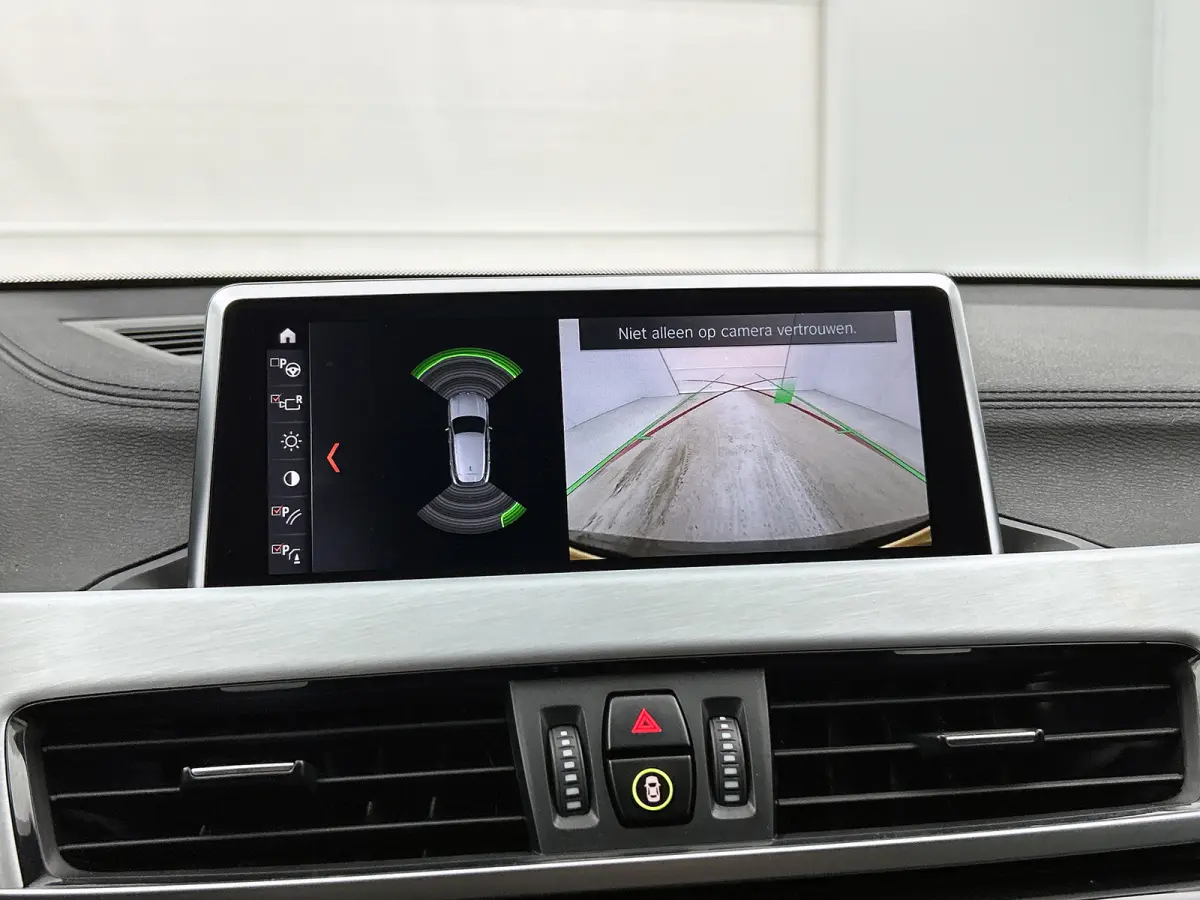 SDrive18i Executive Edition (GROOT-NAVIGATIE, STOELVERWARMING, CAMERA, PDC, DEALER ONDERHOUDEN, LED,
