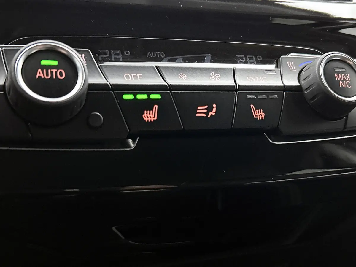 SDrive18i Executive Edition (GROOT-NAVIGATIE, STOELVERWARMING, CAMERA, PDC, DEALER ONDERHOUDEN, LED,