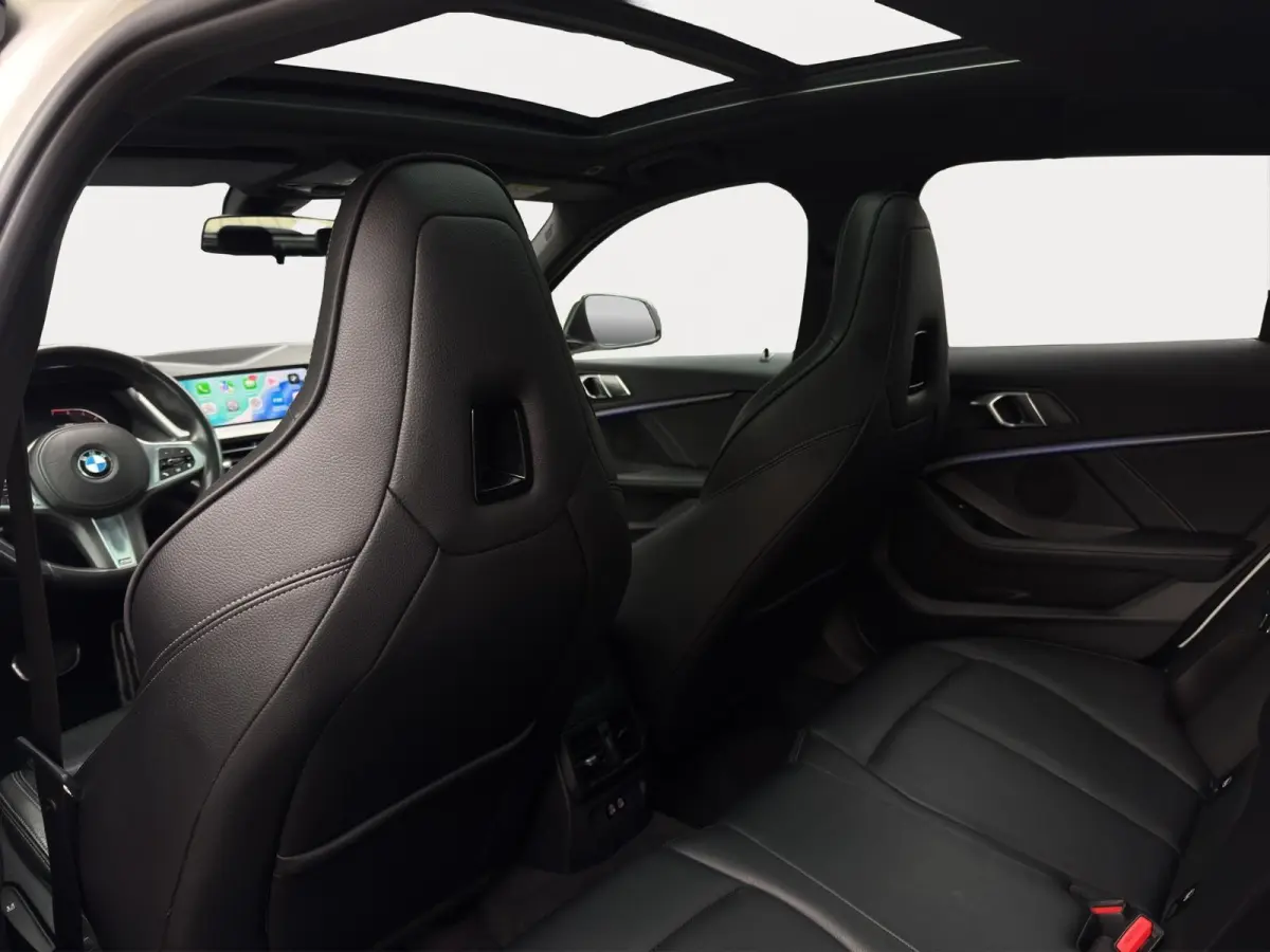 118i 140PK M-Sport Performance Pano Schaalstoelen 19''