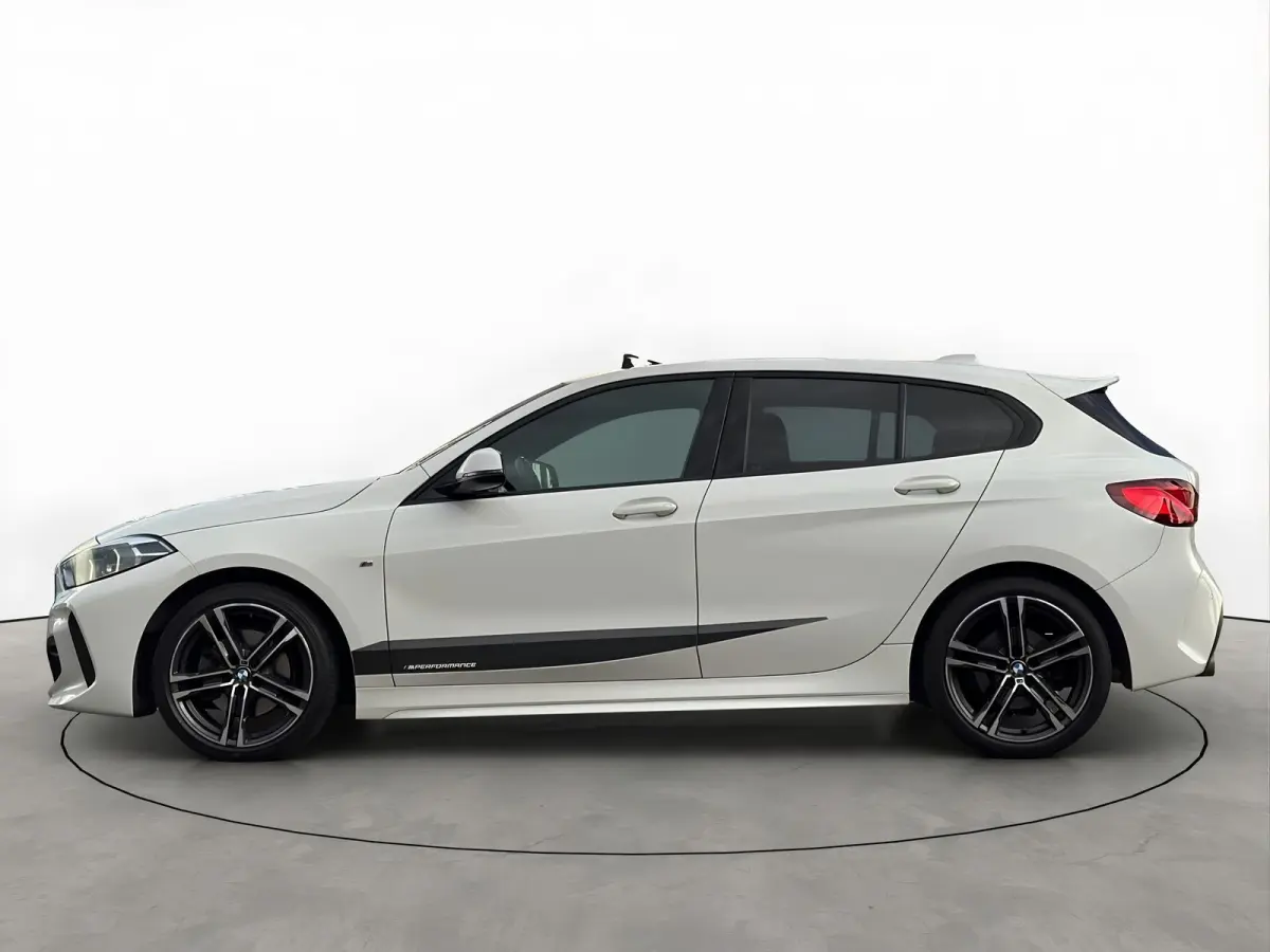 118i 140PK M-Sport Performance Pano Schaalstoelen 19''