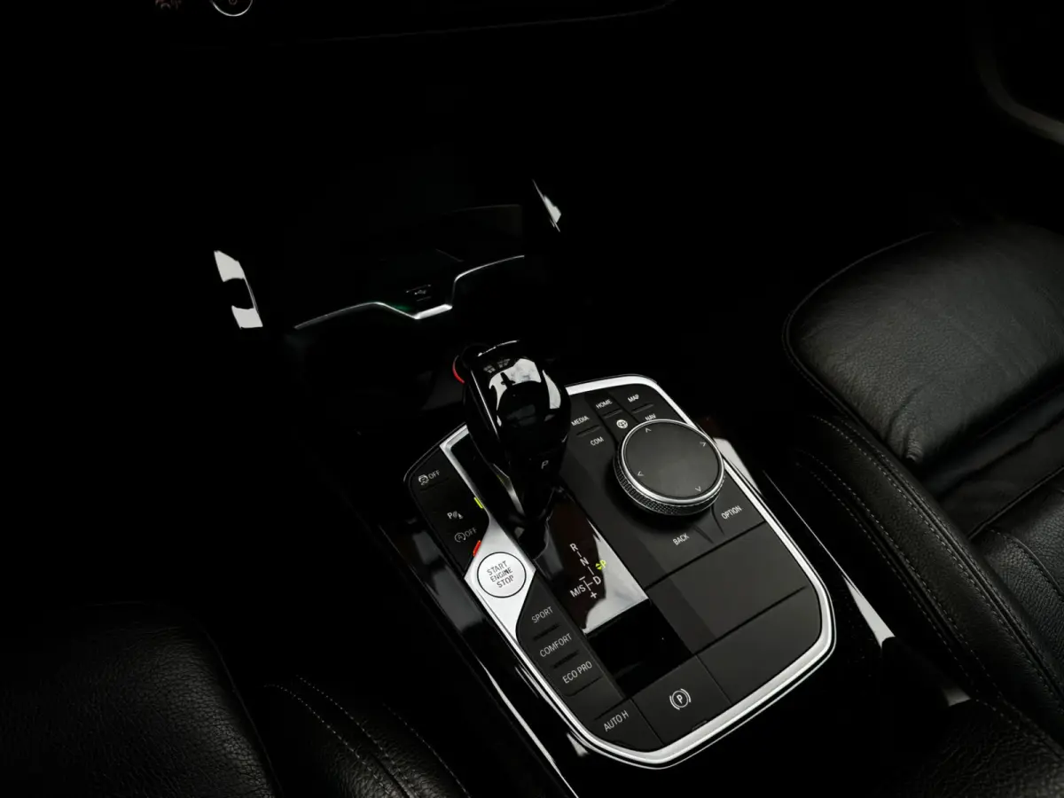 118i 140PK M-Sport Performance Pano Schaalstoelen 19''