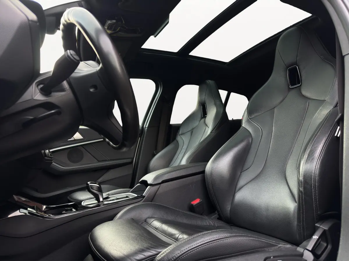 118i 140PK M-Sport Performance Pano Schaalstoelen 19''