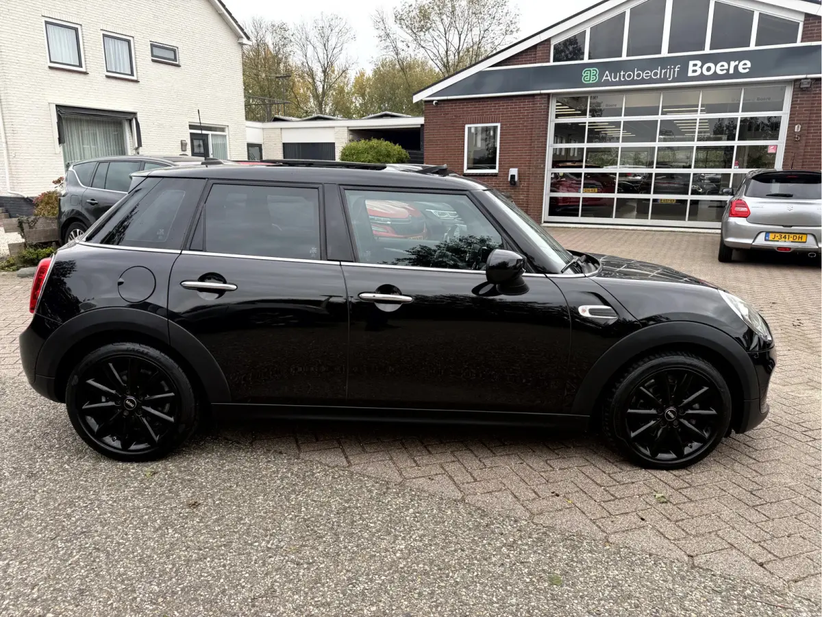 1.5 Cooper Business Edition Panoramadak, Camera, Stoelverwarming, 17''Lmv