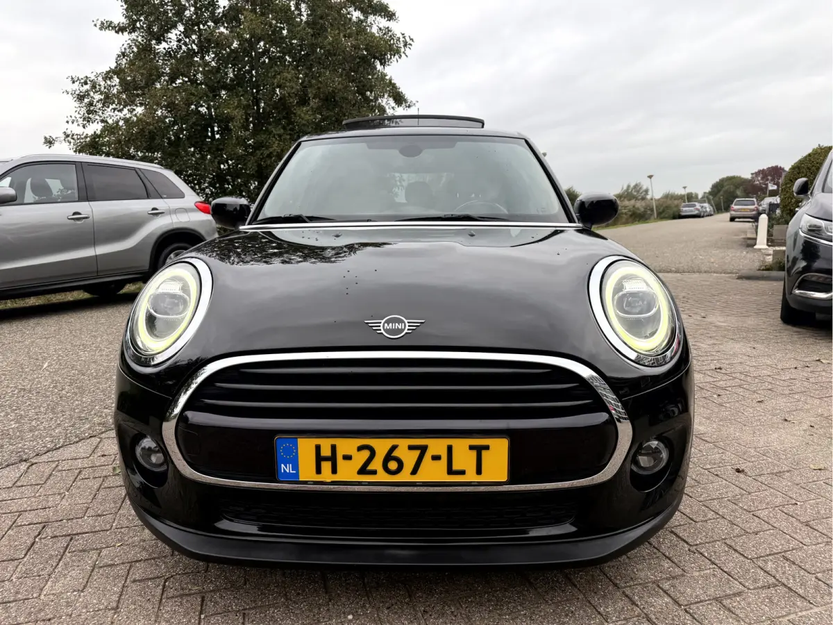 1.5 Cooper Business Edition Panoramadak, Camera, Stoelverwarming, 17''Lmv