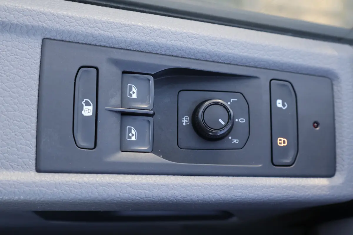 2.0 TDI 150pk L2 H1 35 Jaar Derks Editie