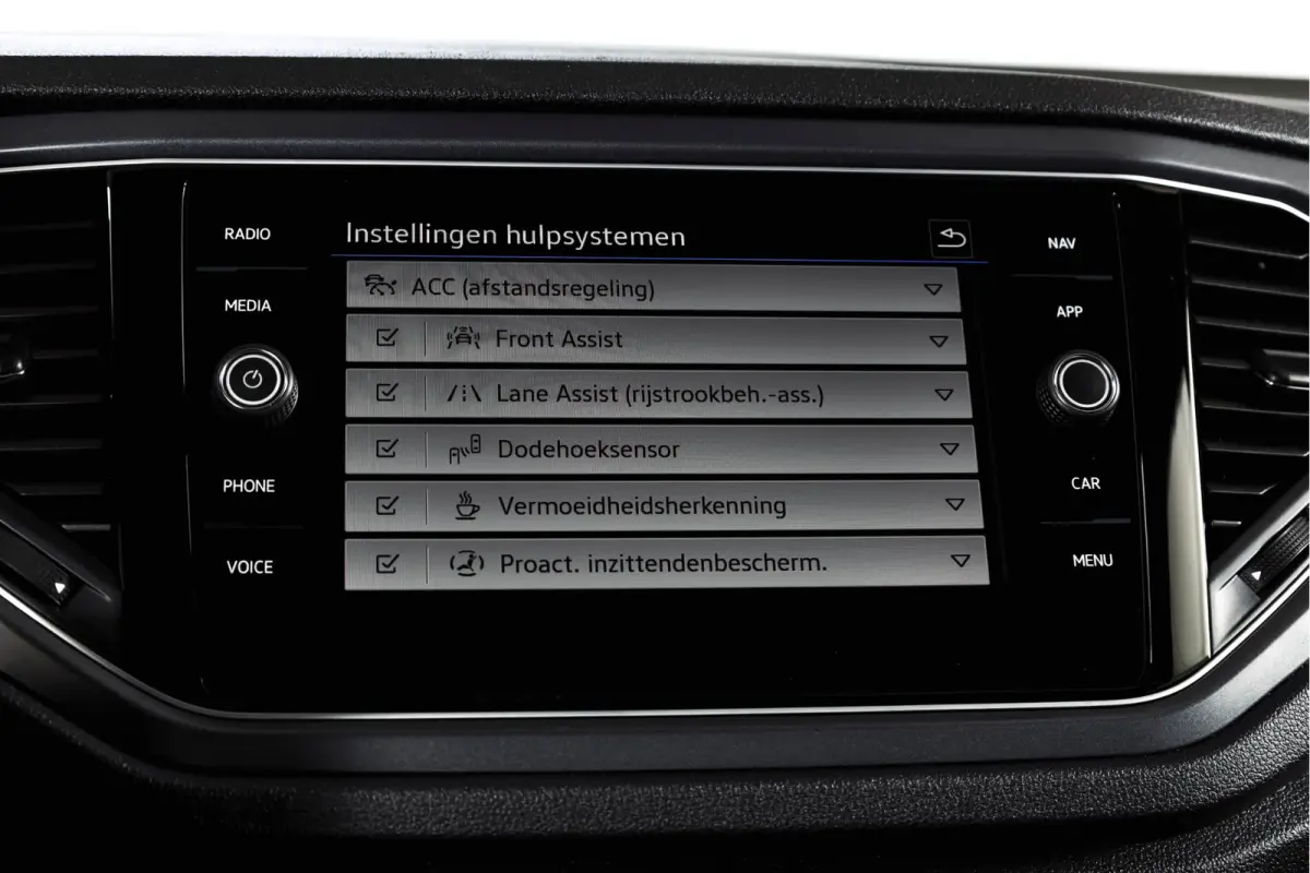 1.5 TSI 150 PK R-Line | Dig. Cockpit | Adapt. Cruise | Stoelverw. | PDC | Carplay / Android | ECC | LM 17" |