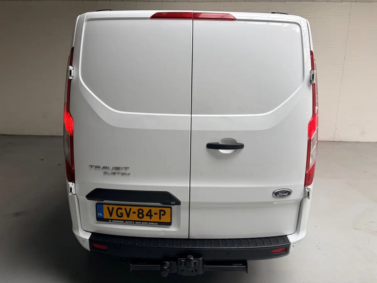 Dubbel Cabine 320 2.0 TDCI 130pk euro6 L2H1 Trend 5 persoons, Airco, Navigatie, Trekhaak 2800kg, RIJKLAARPRIJS