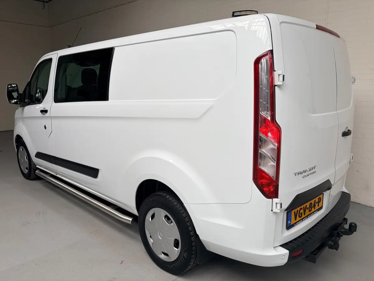Dubbel Cabine 320 2.0 TDCI 130pk euro6 L2H1 Trend 5 persoons, Airco, Navigatie, Trekhaak 2800kg, RIJKLAARPRIJS