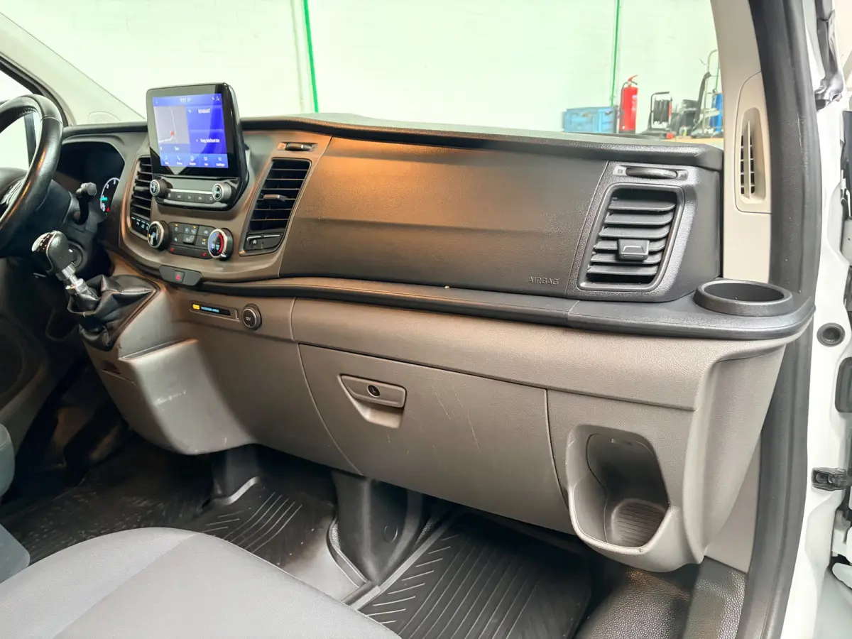 Dubbel Cabine 320 2.0 TDCI 130pk euro6 L2H1 Trend 5 persoons, Airco, Navigatie, Trekhaak 2800kg, RIJKLAARPRIJS