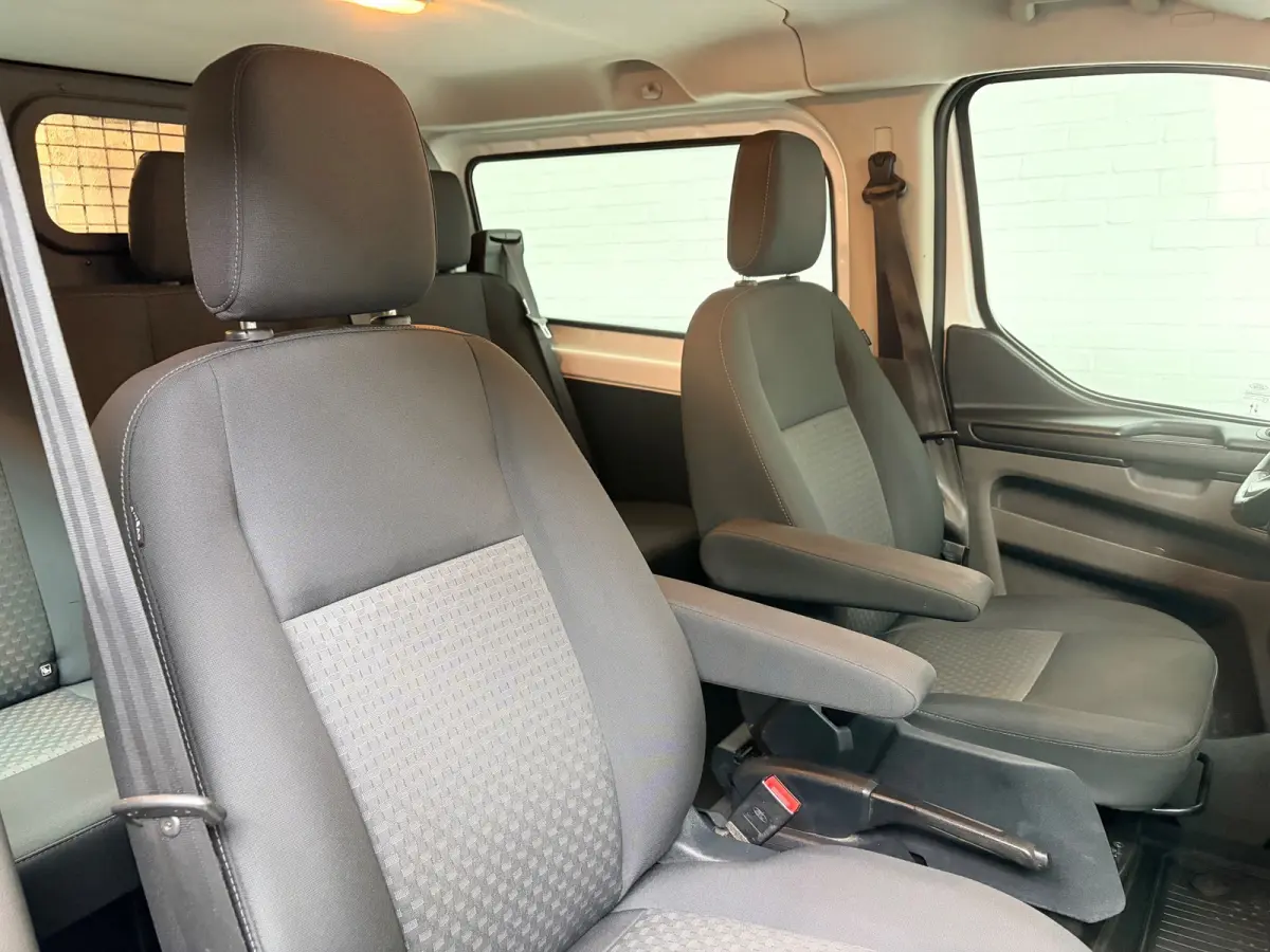 Dubbel Cabine 320 2.0 TDCI 130pk euro6 L2H1 Trend 5 persoons, Airco, Navigatie, Trekhaak 2800kg, RIJKLAARPRIJS