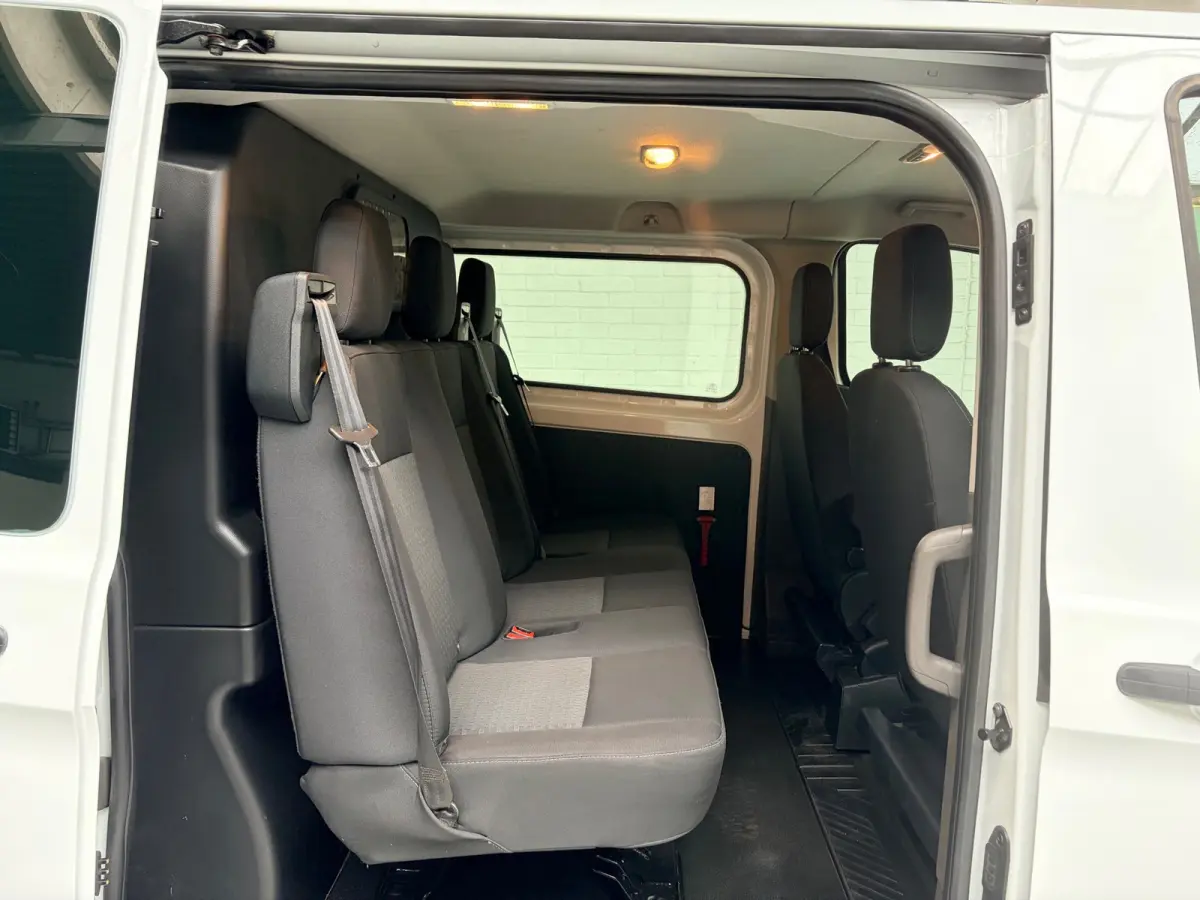 Dubbel Cabine 320 2.0 TDCI 130pk euro6 L2H1 Trend 5 persoons, Airco, Navigatie, Trekhaak 2800kg, RIJKLAARPRIJS