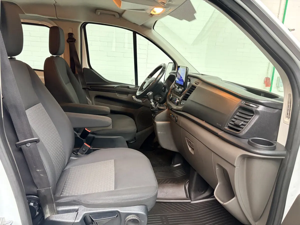 Dubbel Cabine 320 2.0 TDCI 130pk euro6 L2H1 Trend 5 persoons, Airco, Navigatie, Trekhaak 2800kg, RIJKLAARPRIJS