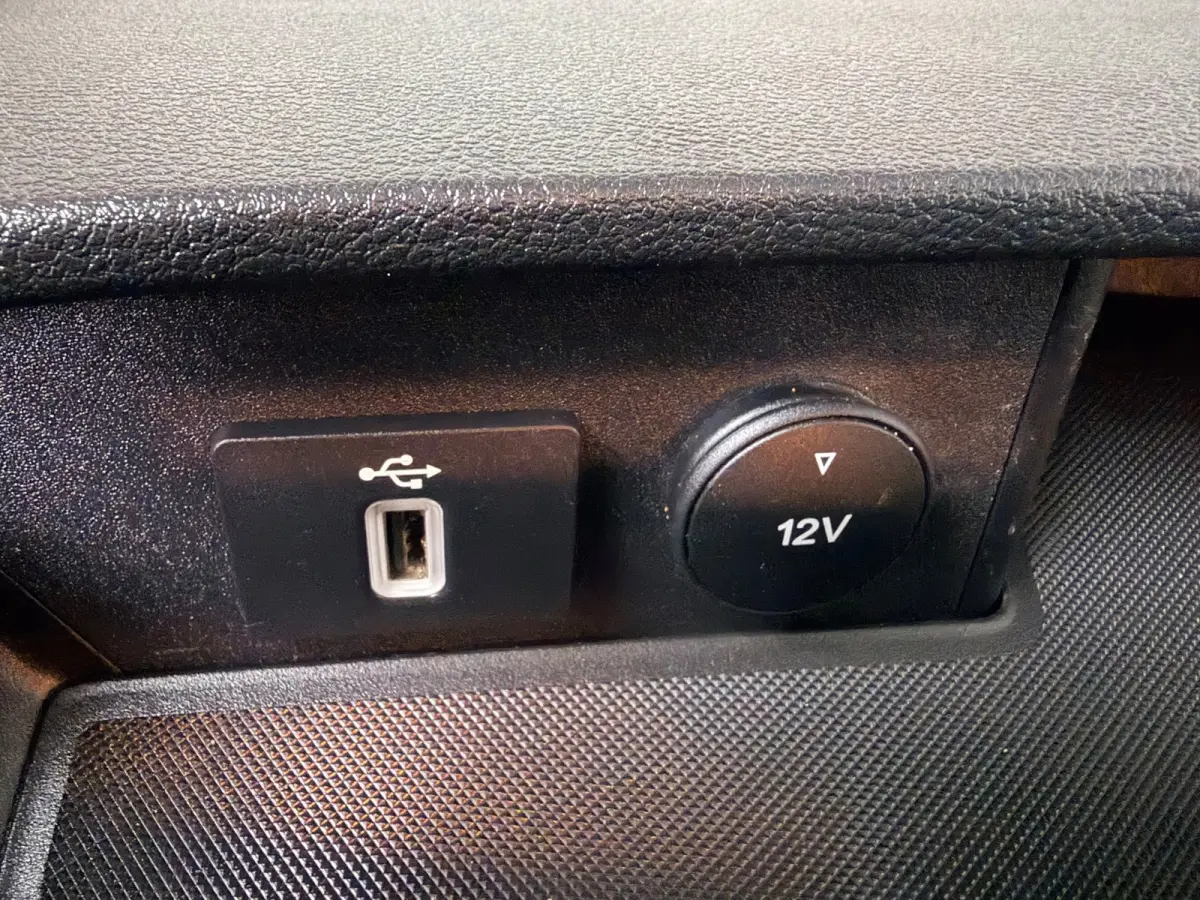 Dubbel Cabine 320 2.0 TDCI 130pk euro6 L2H1 Trend 5 persoons, Airco, Navigatie, Trekhaak 2800kg, RIJKLAARPRIJS