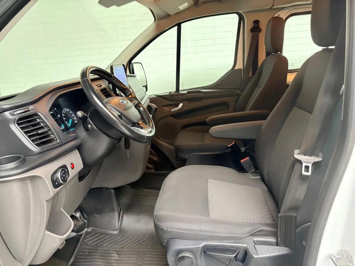 Dubbel Cabine 320 2.0 TDCI 130pk euro6 L2H1 Trend 5 persoons, Airco, Navigatie, Trekhaak 2800kg, RIJKLAARPRIJS