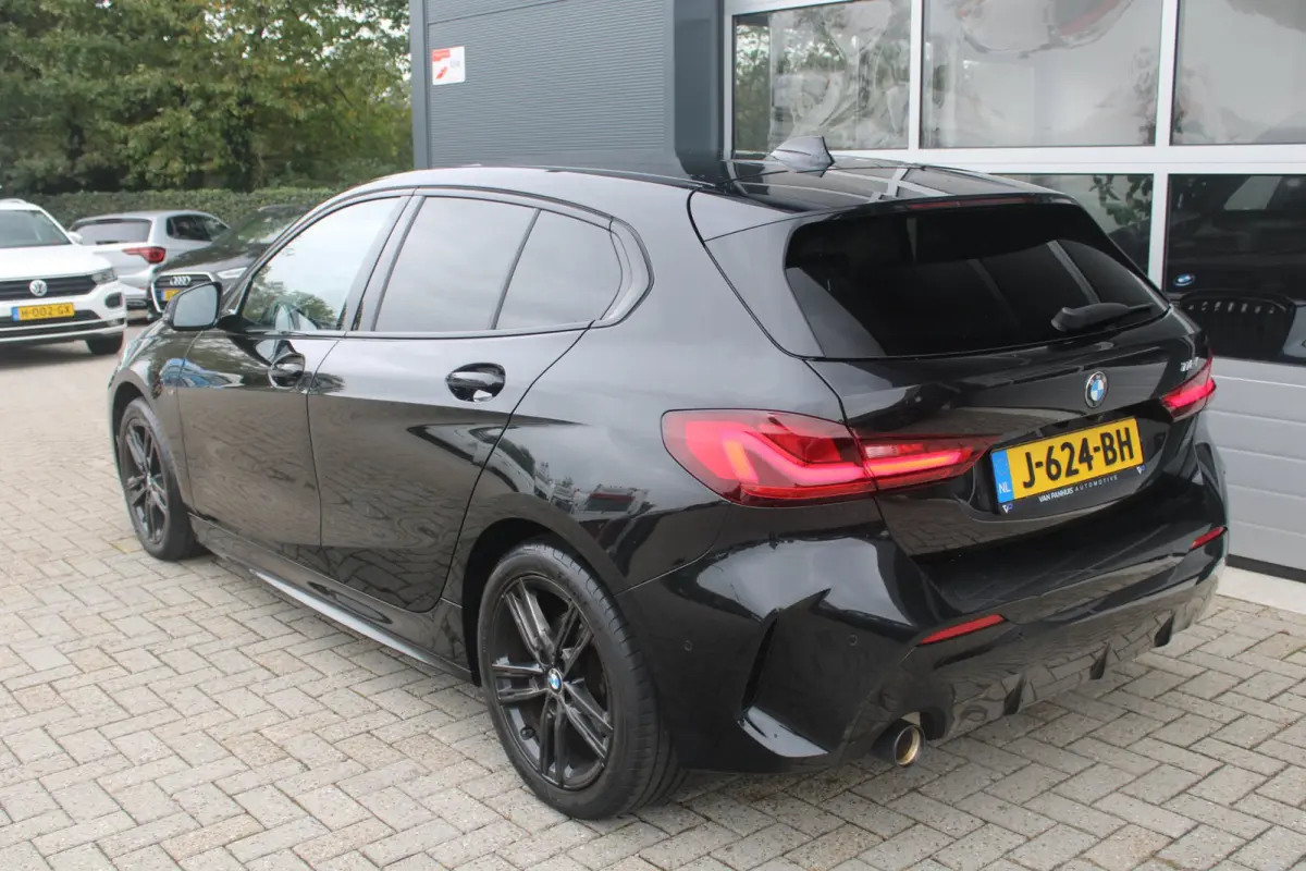 118i M-Sport Shadow Org. NL | Camera | Sfeer | Dealer onderhouden