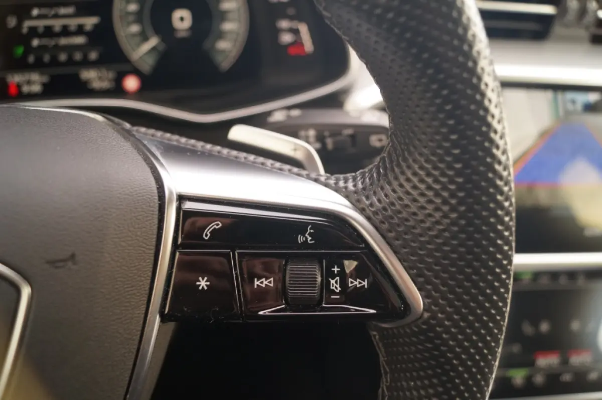 55 TFSI e PHEV Quattro S-line Competition -LEER-PANO-HUD-