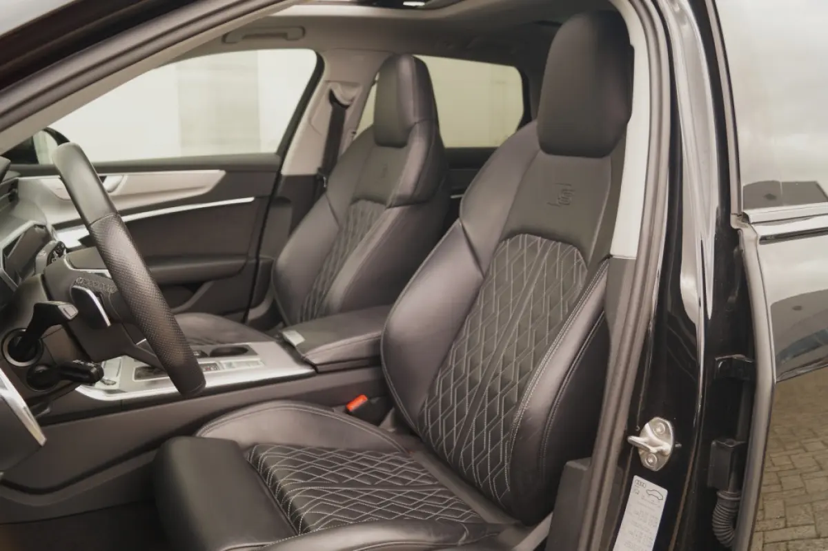 55 TFSI e PHEV Quattro S-line Competition -LEER-PANO-HUD-