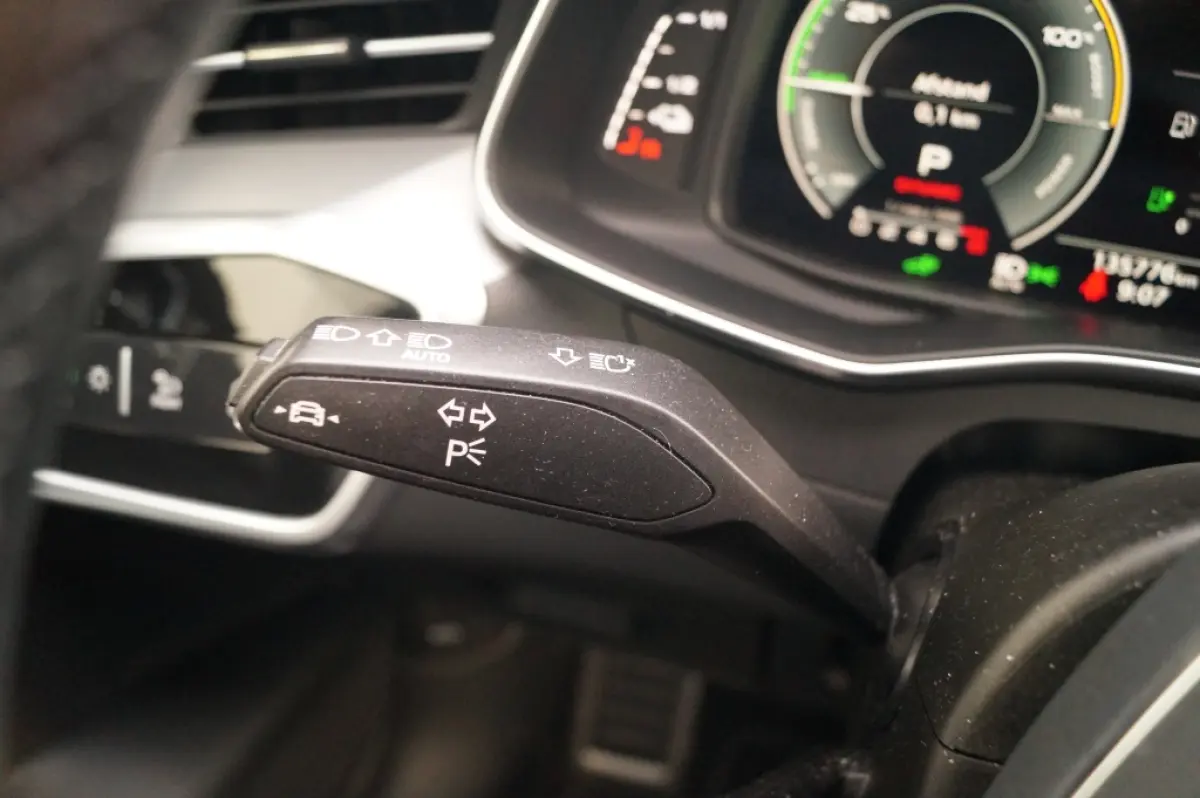 55 TFSI e PHEV Quattro S-line Competition -LEER-PANO-HUD-