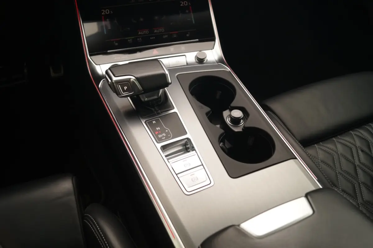 55 TFSI e PHEV Quattro S-line Competition -LEER-PANO-HUD-