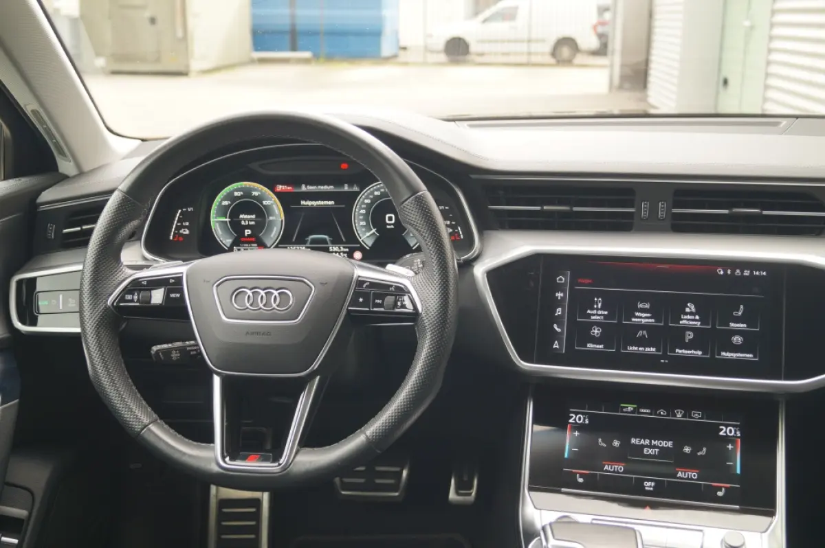55 TFSI e PHEV Quattro S-line Competition -LEER-PANO-HUD-