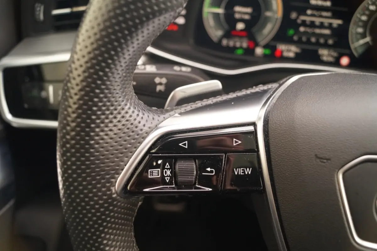 55 TFSI e PHEV Quattro S-line Competition -LEER-PANO-HUD-
